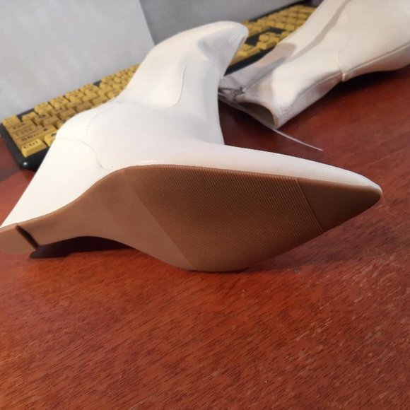 NEW ! Open Edit Jimmie Pointed Toe Wedge Bootie White Women Size 8 - Picture 6 of 6